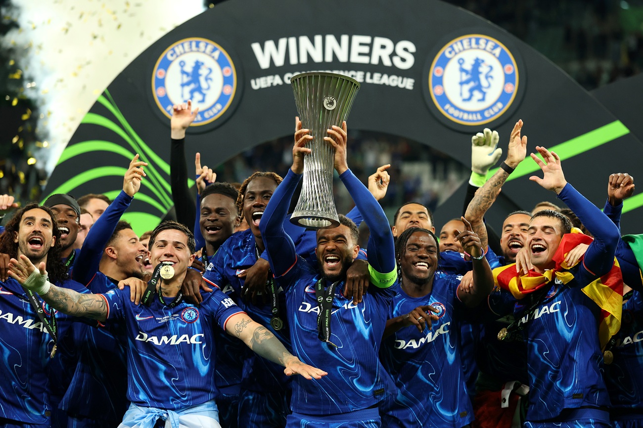 Chelsea se consagró campeón de Conference League goleando a un Betis atónito