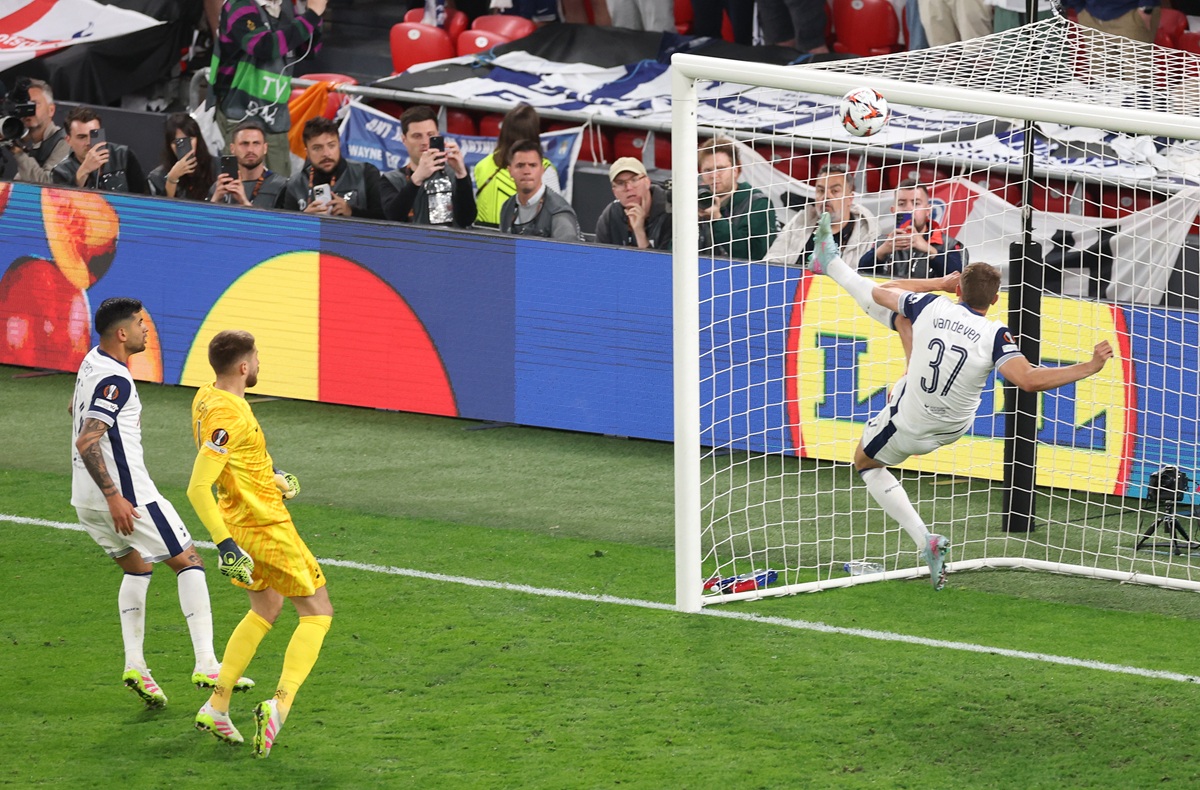 Épica salvada en Europa League