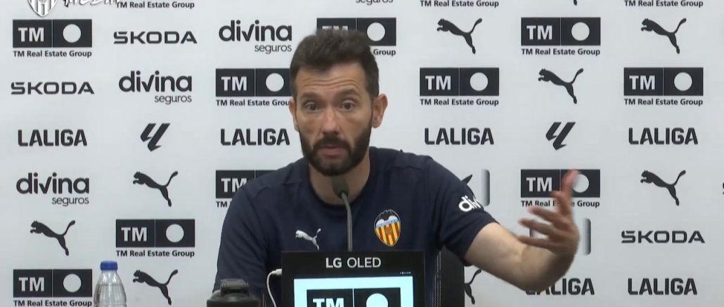 Valencia - El entrenador Carlos Corberán opinó sobre el documental de Vinicius