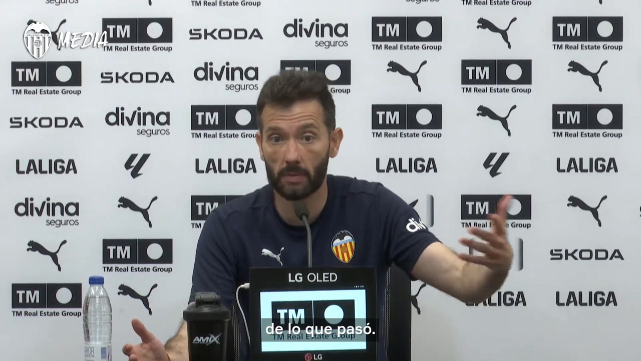El entrenador del Valencia, sobre el documental de Vinicius: «No necesito verlo»