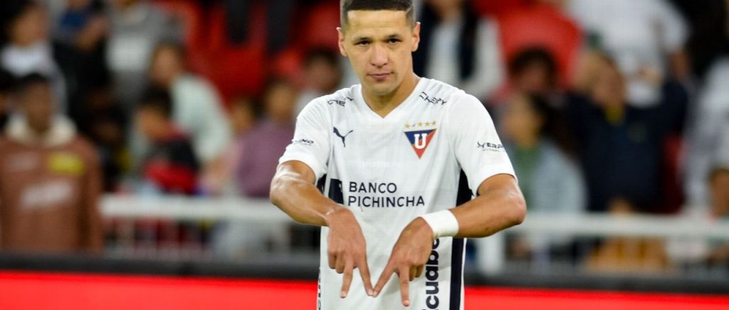 Independiente Rivadavia compra a Alex Arce y el delantero paraguayo regresará a Mendoza.