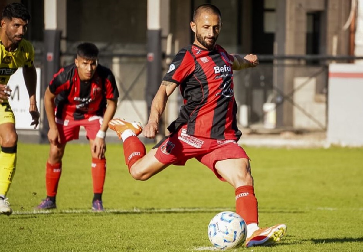 Defensores y Almirante cerraron la rueda inicial con un empate
