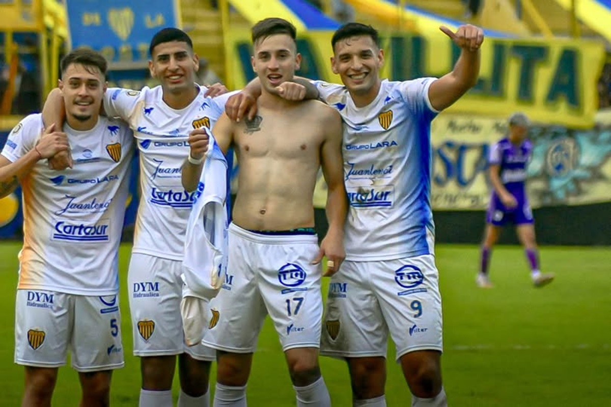 Batalla campal en el ascenso argentino entre Dock Sud y Sacachispas