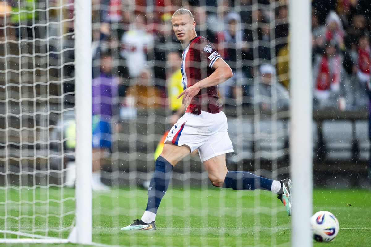 Erling Haaland rescató a Noruega en Estonia y estiró su racha goleadora