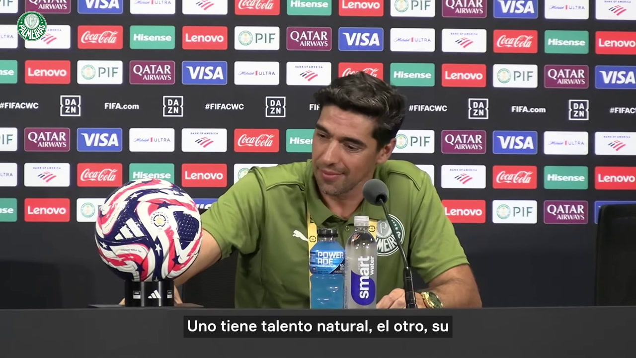 El entrenador del Palmeiras elogia a Messi, pero revela su preferencia por Cristiano Ronaldo