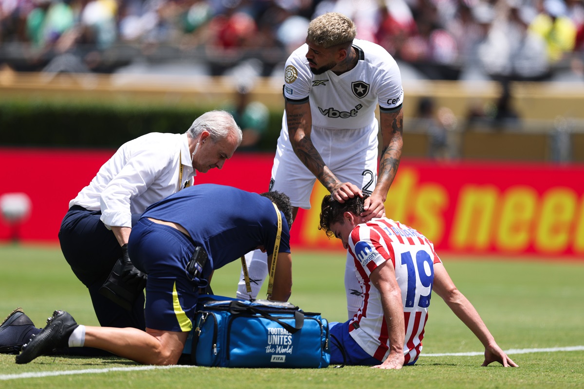 Estalla Atlético Madrid por el penal que no le cobraron ante Botafogo
