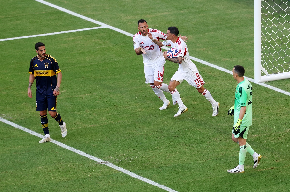 Ángel Di María descontó un golazo de penal para el Benfica