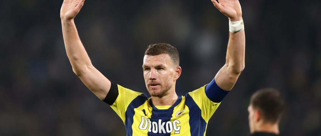 Edin Dzeko se irá del Fenerbahce donde jugó 99 partidos Edin Dzeko vuelve a la Serie A y será refuerzo de Fiorentina