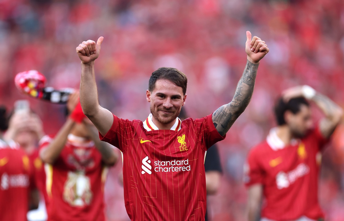 La ex de Alexis Mac Allister demandó al campeón con Liverpool por 6 millones de euros