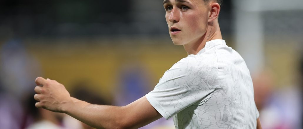 Phil Foden demostró sus habilidades en el ping pong en la concentración del Manchester City