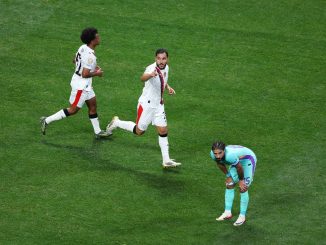 Rayan Cherki marcó su primer gol para Manchester City