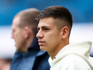 Claudio Echeverri debutó como titular en Manchester City