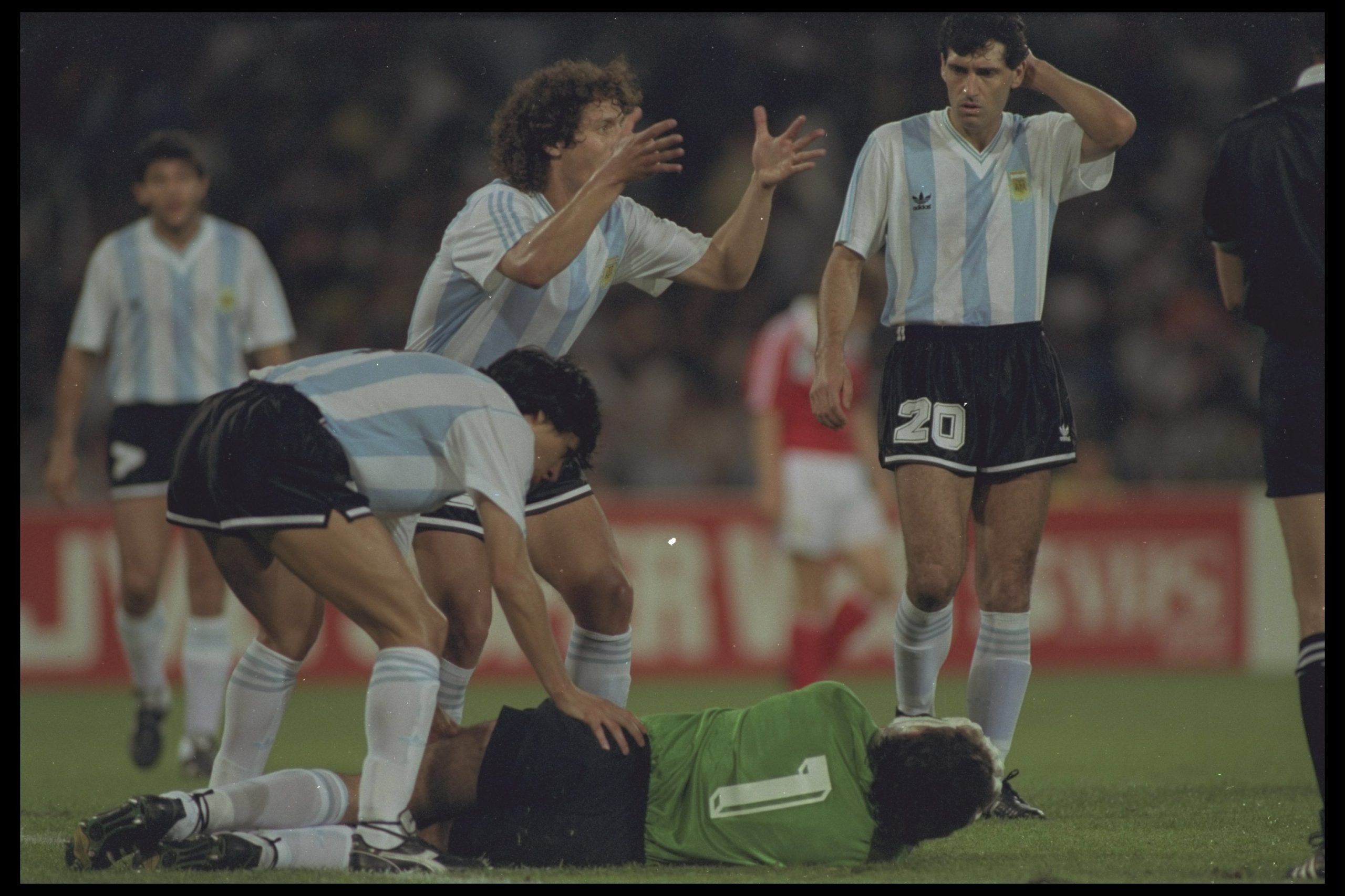 A 35 años de la lesión de Nery Pumpido y el debut de Sergio Goycochea en Italia 90