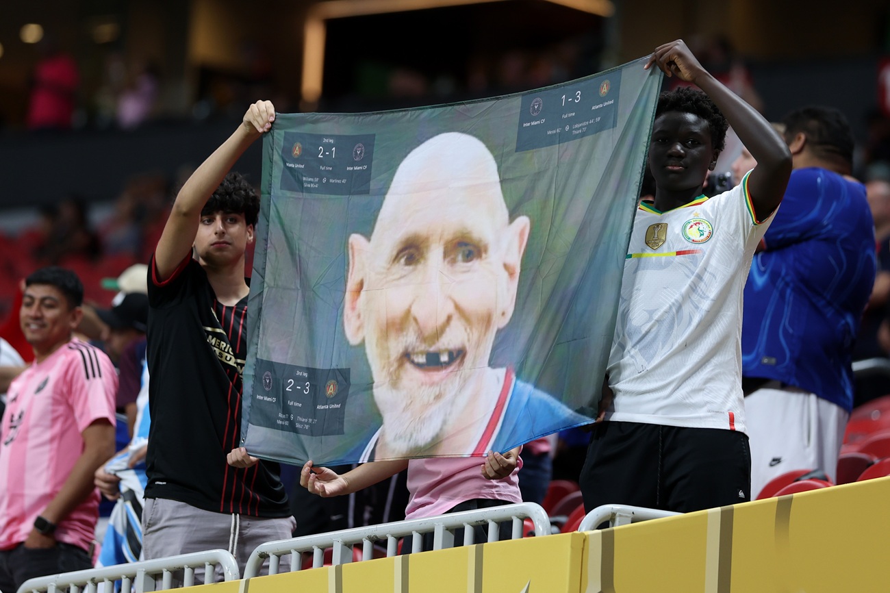 Messi fue recibido con una provocadora bandera en Atlanta