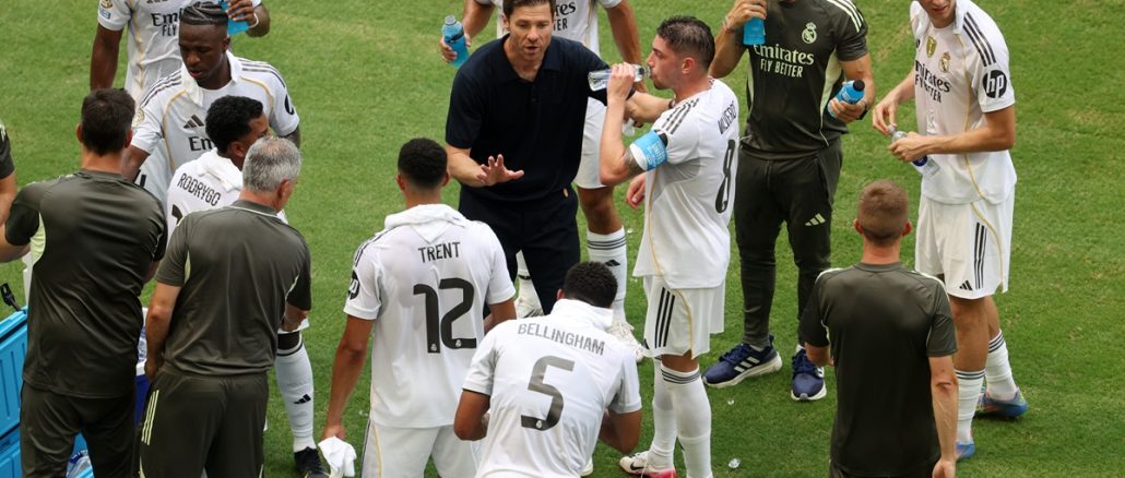 Una pausa de hidratación para Real Madrid ante los 31 grados de Miami Xabi Alonso sostuvo que Real Madrid sufrió el calor en el Mundial de Clubes
