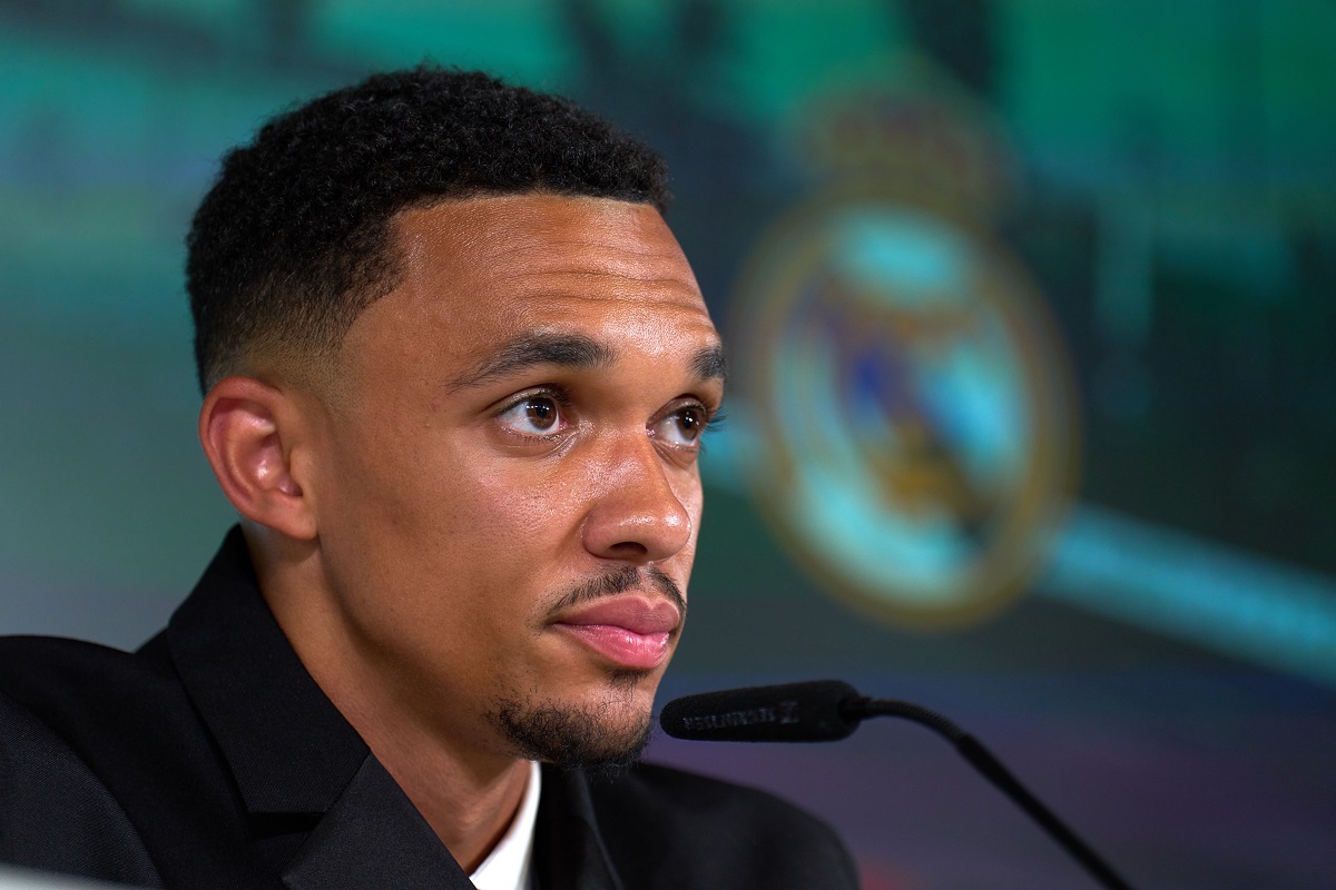 Trent Alexander-Arnold fue presentado oficialmente en el Real Madrid