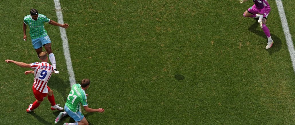 Alexander Sorloth ya lleva 3 goles errados de manera inexplicable en el Mundial de Clubes