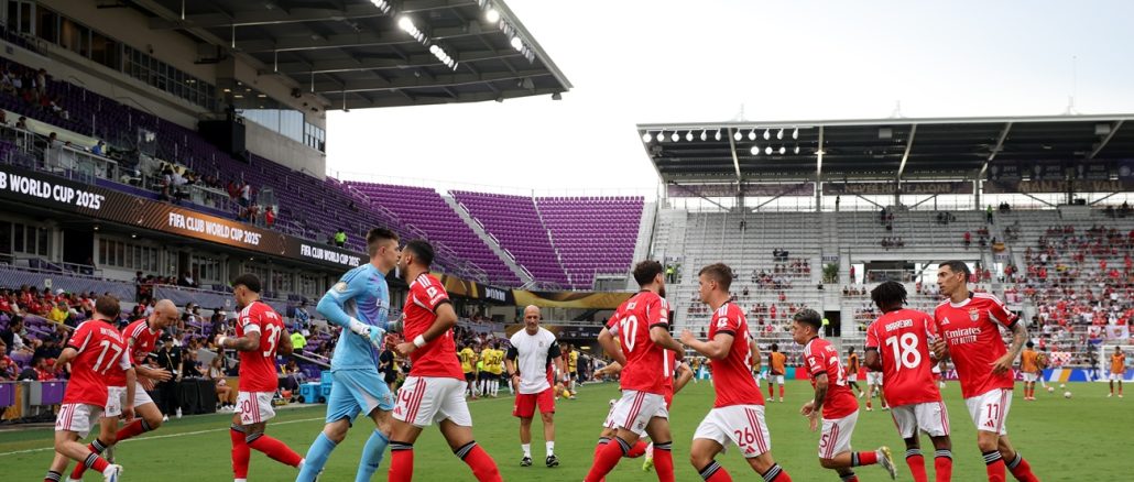 Benfica reanuda el partido ante Auckland Benfica y Auckland City reanudan el partido tras más de dos horas