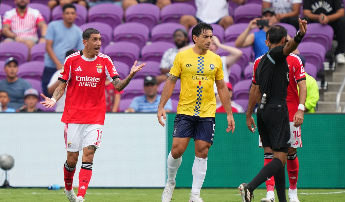 Di María le dio paz a Benfica marcando el 1-0 parcial