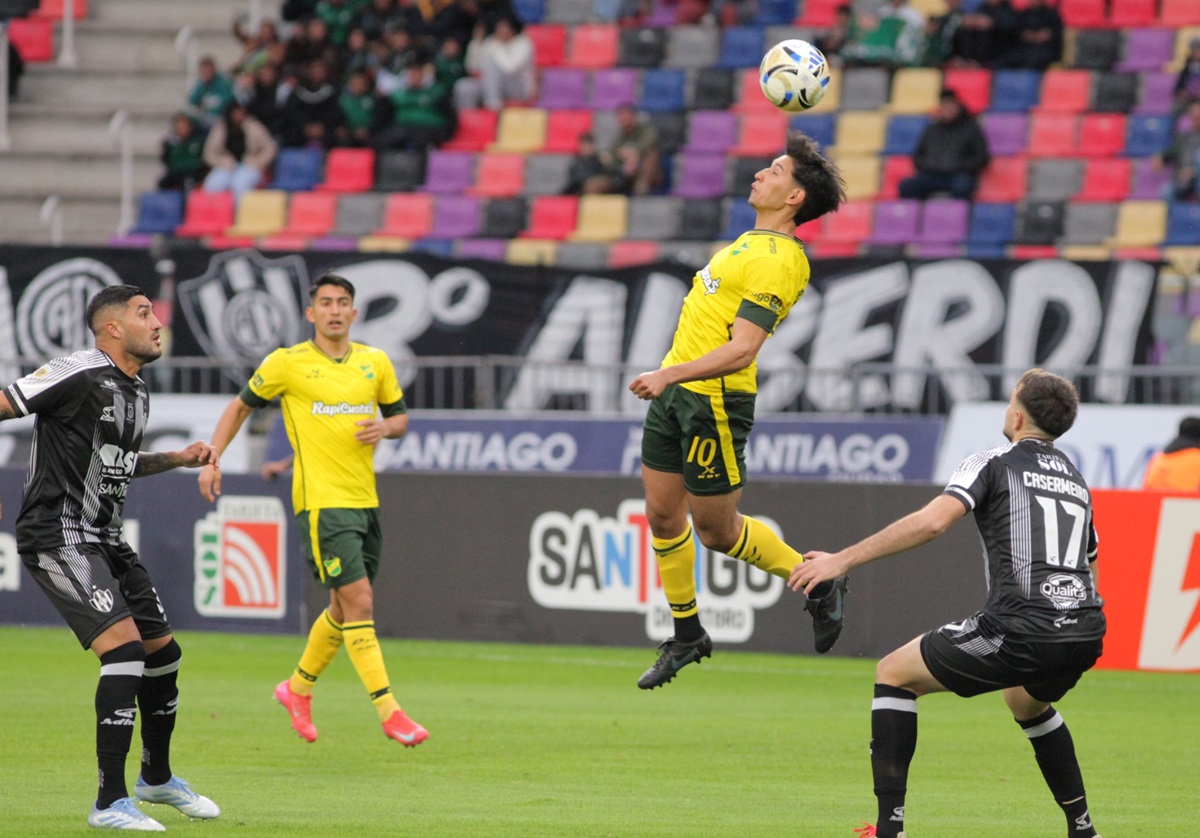 Gran triunfo del Ferroviario sobre Defensa. Gastón Verón dejó a Central Córdoba como escolta de Estudiantes en el Clausura