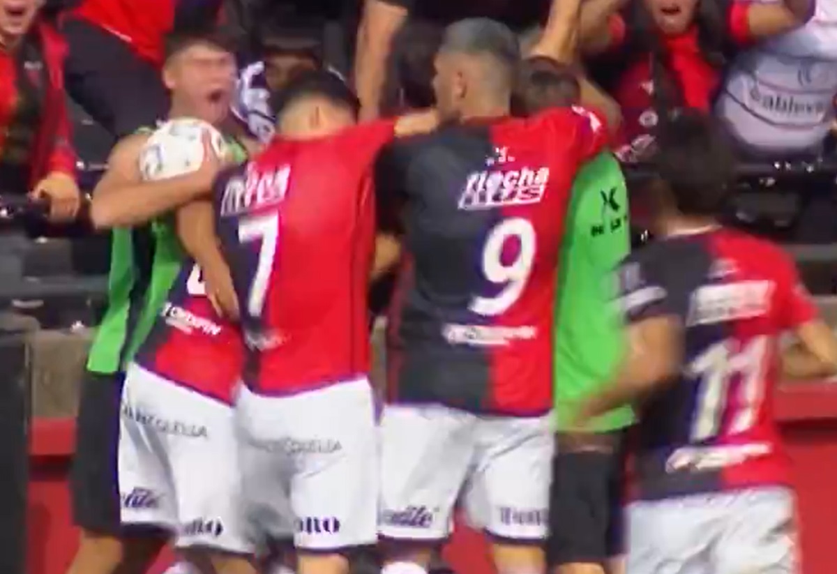 Colón le ganó a Almirante Brown y volvió a ser feliz