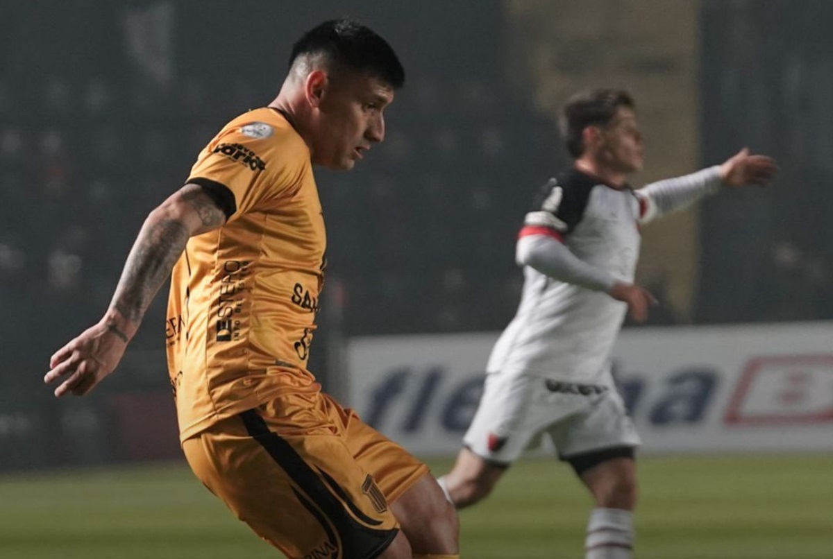 Colón y Mitre jugarán los 10 minutos restantes este martes a las 11