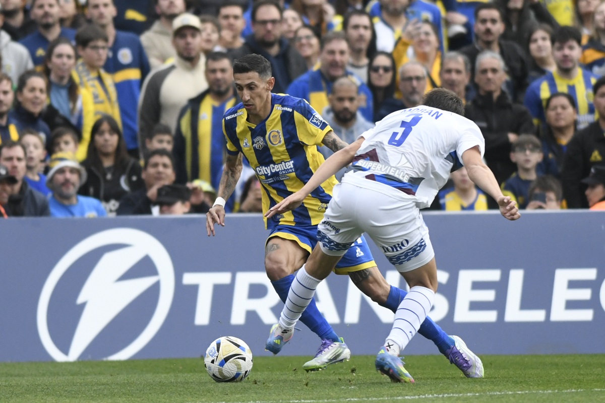 Ángel Di María acertó un bochornoso penal y puso el 1 a 0 de Rosario Central sobre Godoy Cruz