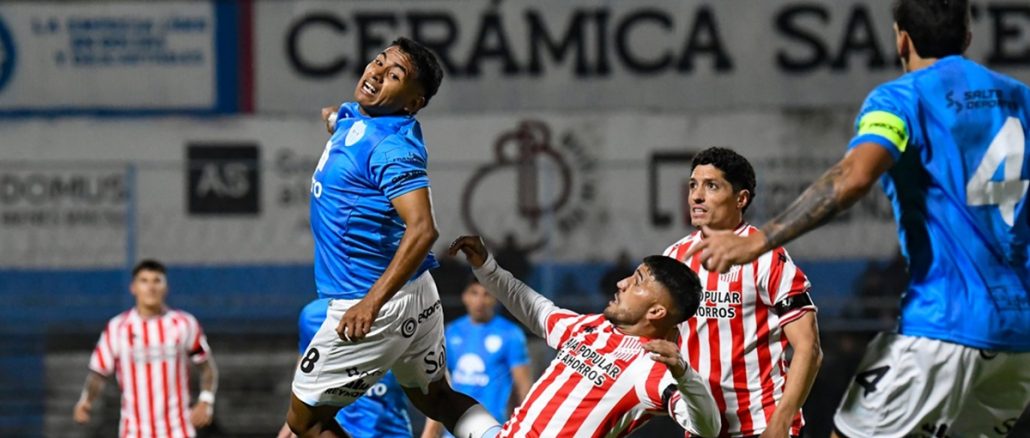 Gimnasia y Tiro 2 San Martin de Tucuman 0 Gimnasia y Tiro ganó 2 a 0 en Salta y fue otro escollo para San Martín de Tucumán