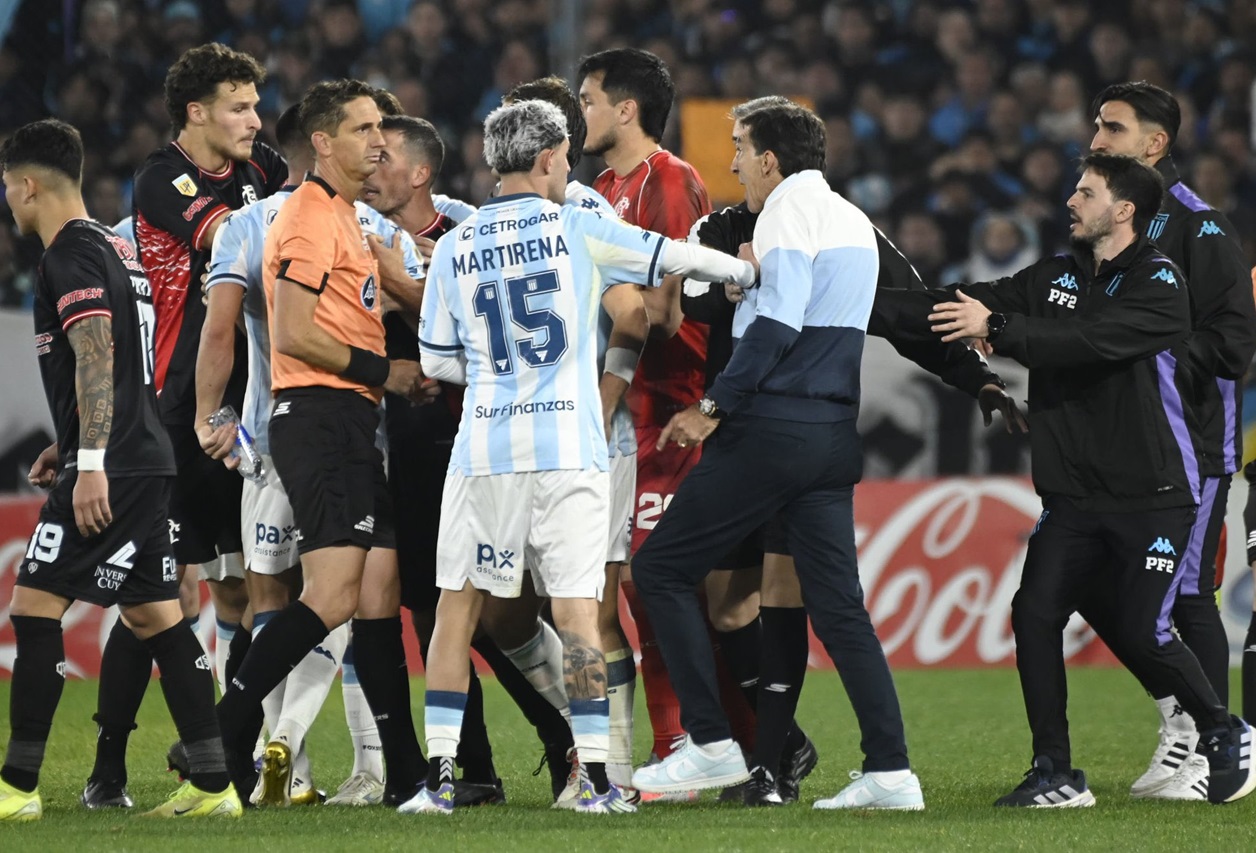 Racing la sacó barata y Gustavo Costas recibió sólo una fecha
