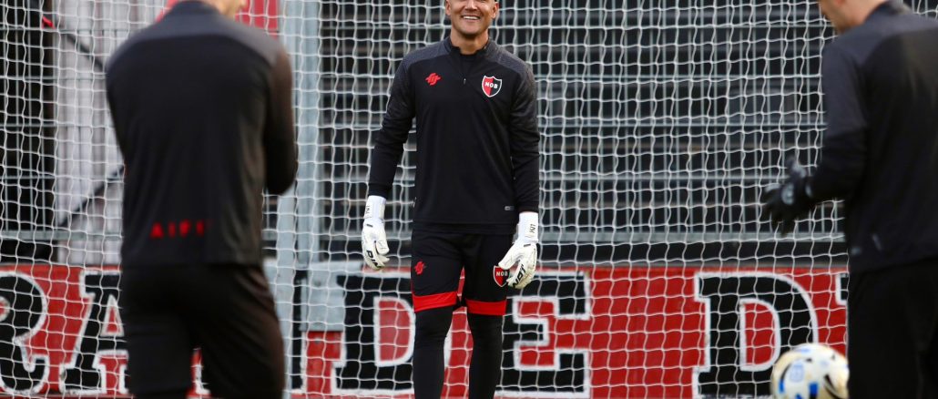 Adujeron un malestar estomacal pero Keylor Navas fue borrado en Newell´s ante Independiente Rivadavia