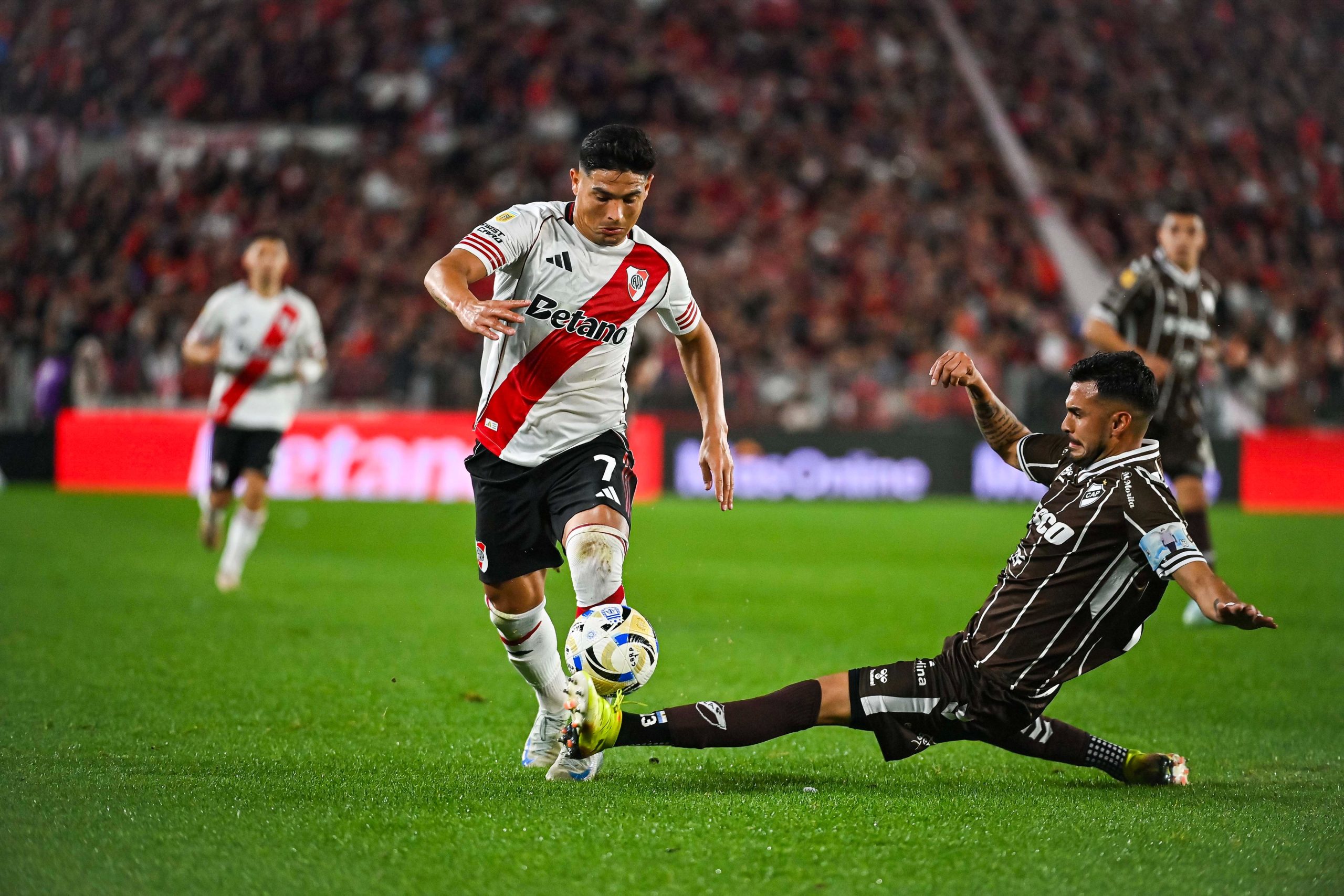 ¡Inolvidable debut! – Maxi Salas convirtió para volver a darle la ventaja a River ante Platense