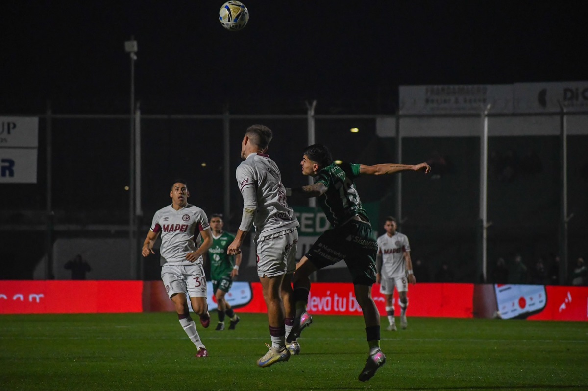 Se estrenó el altavoz tras el VAR en el fútbol argentino en un gol anulado a Sarmiento