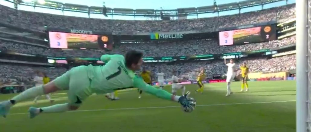 Courtois evitó prórroga con épica atajada en el adicionado