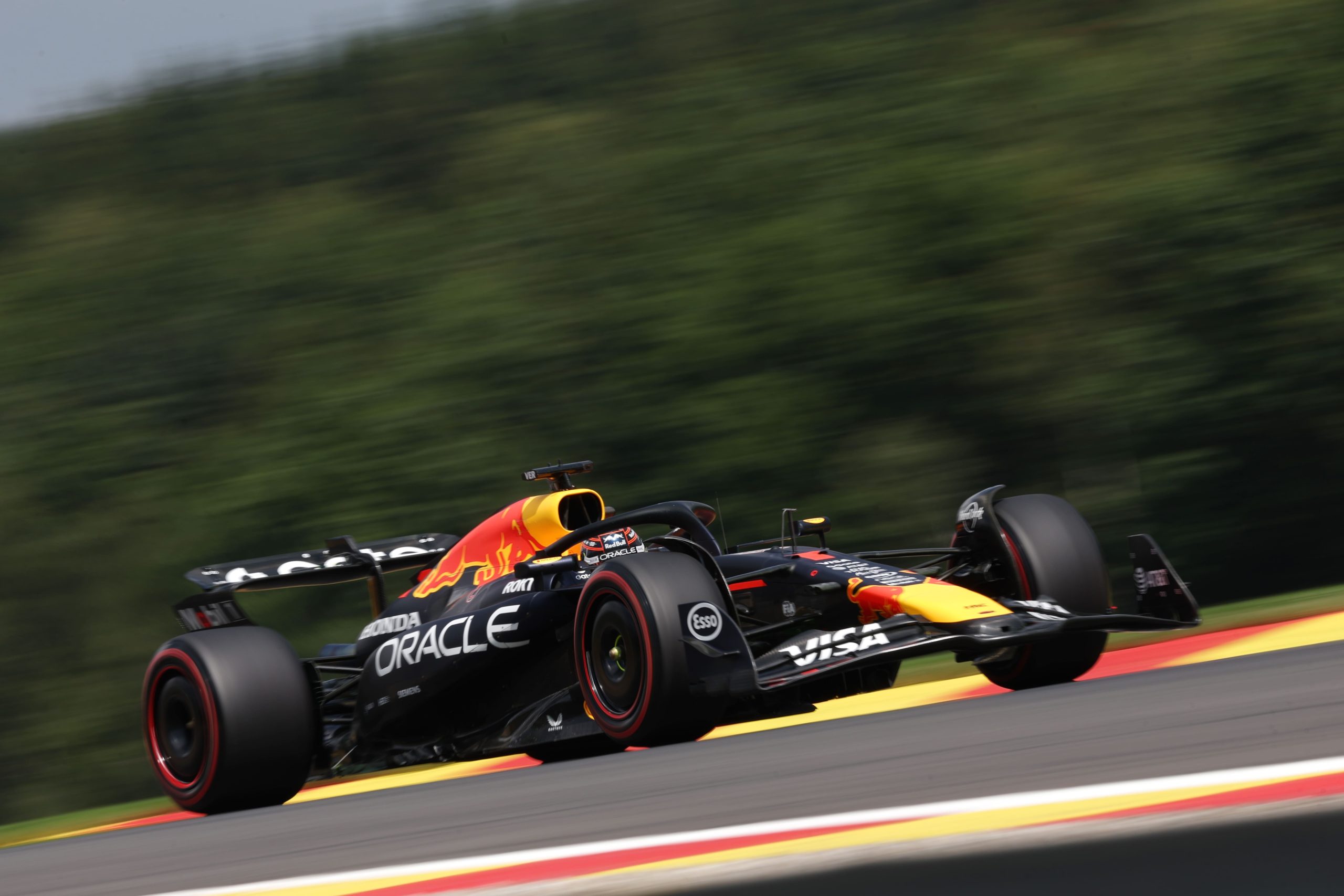 Max Verstappen cantó victoria en la carrera sprint de Spa