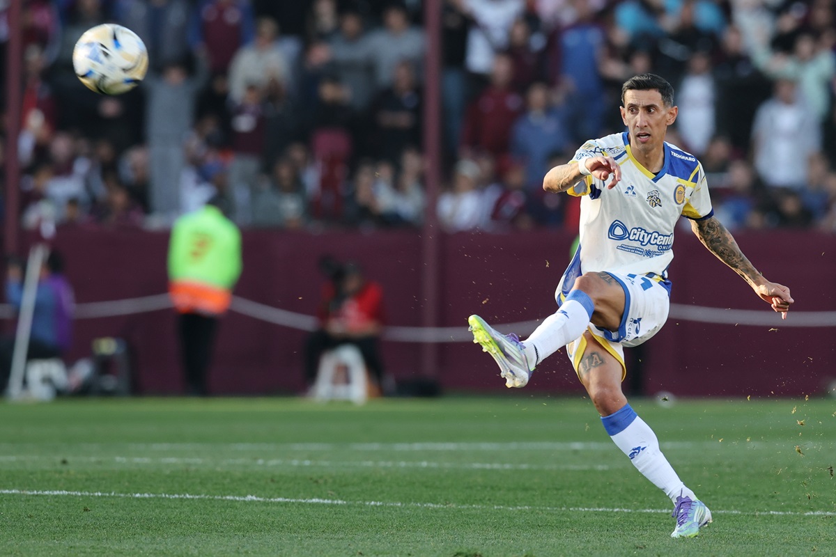 Ángel Di María volvió a marcar en otro penal bochornoso para Rosario Central
