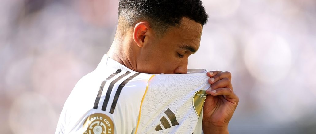 Trent Alexander-Arnold Trent Alexander-Arnold y la tristeza por la muerte de Diogo Jota.