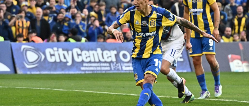 El gol de penal de Ángel Di María en su regreso al fútbol argentino Dentro de las cinco polémicas de la fecha 1 en el Clausura, sin dudas, está el penal que le dieron a Rosario Central