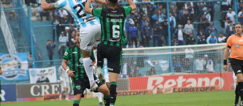 Atlético Tucumán San Martín de San Juan Atlético Tucumán le ganó sobre el final a San Martín