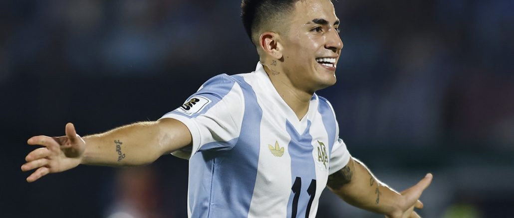 Atlético Madrid avanzó por Thiago Almada y pagaría hasta 40 millones de euros por el atacante argentino