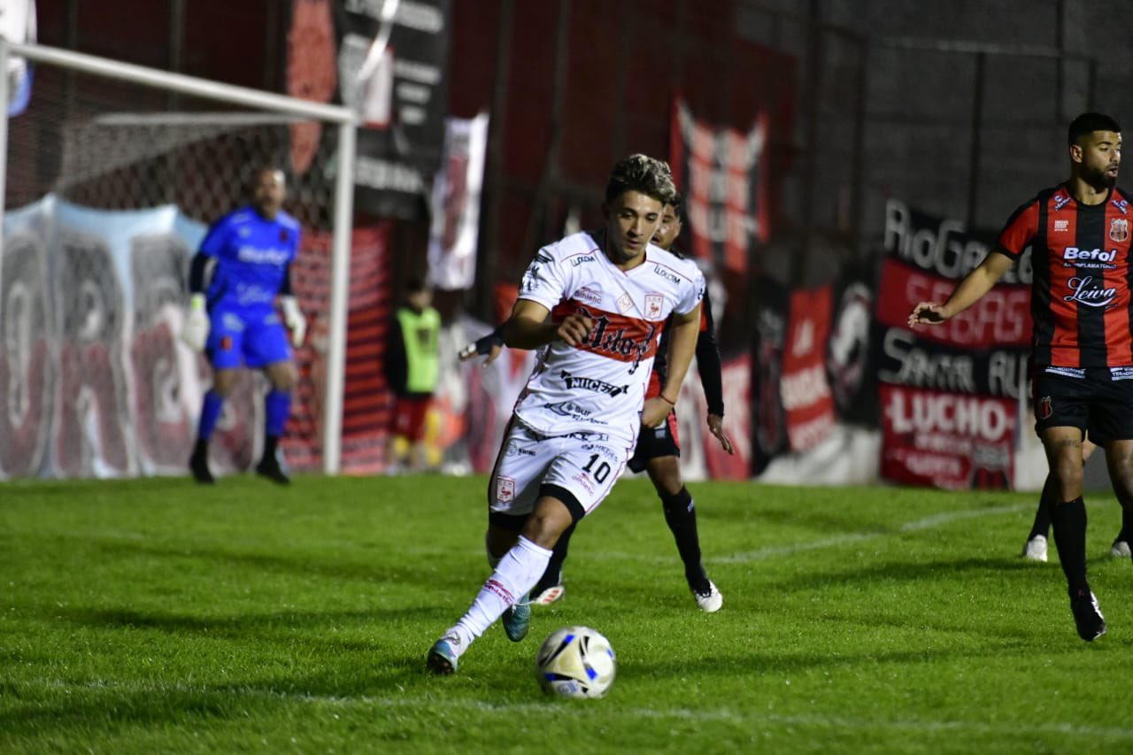 Defe y Morón igualaron sin goles en el Bajo
