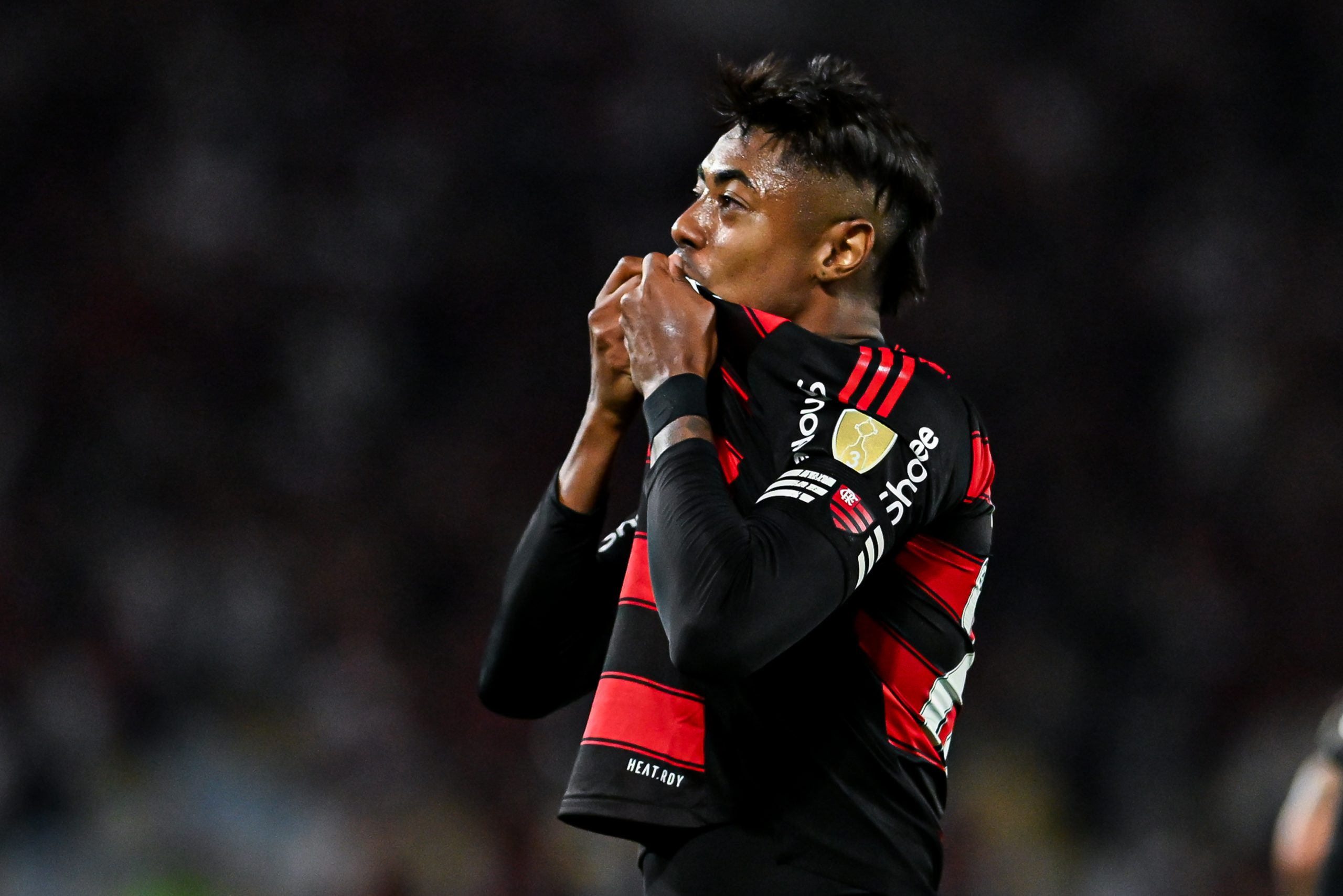 Flamengo ganó la ida al Inter en el Maracaná