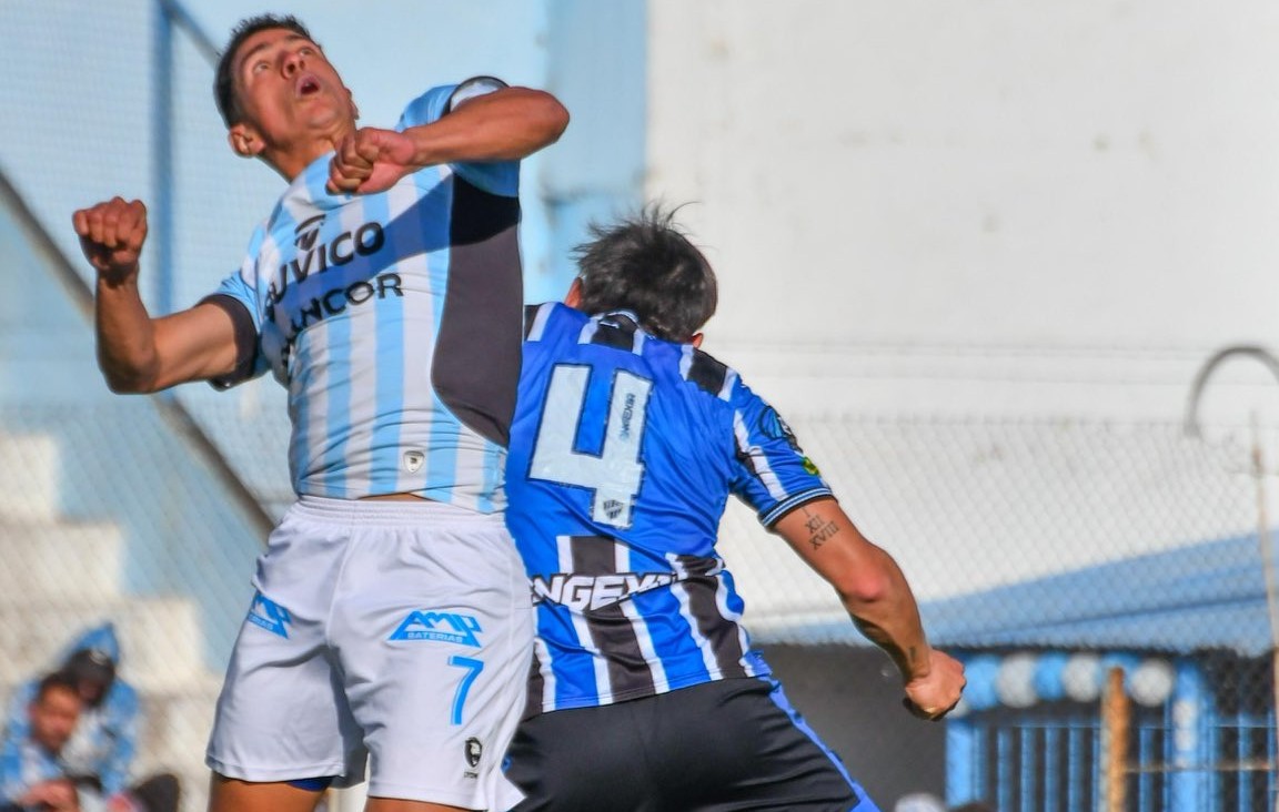 Racing de Córdoba y Almagro sumaron un punto con gusto a poco