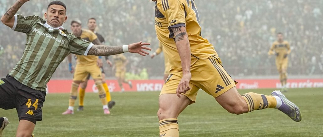 Con goles de Di Lollo y Battaglia, Boca vio otra victoria en la niebla y derrotó a Aldosivi