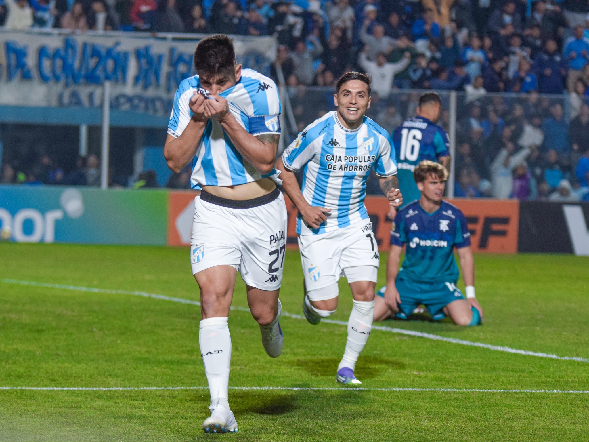 Atlético Tucumán se lució y goleó a un Talleres que no encuentra el rumbo
