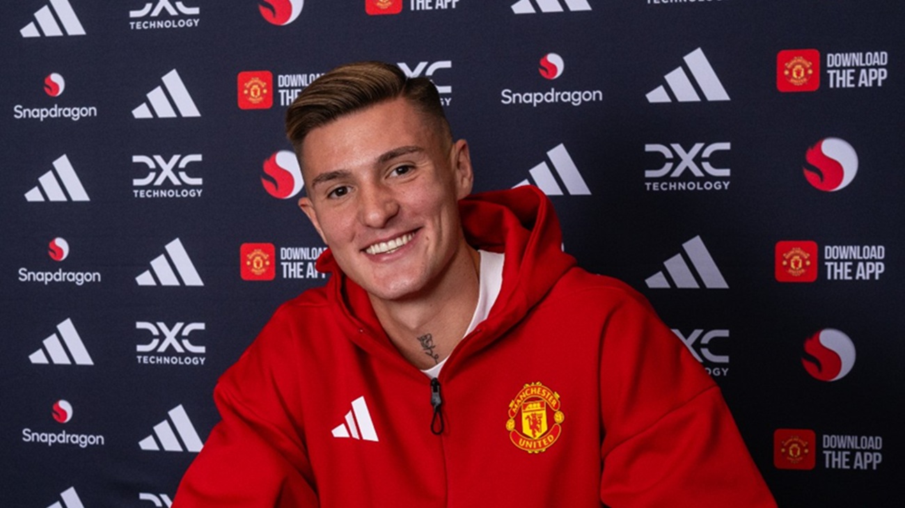 Manchester United presentó a Benjamin Sesko como refuerzo