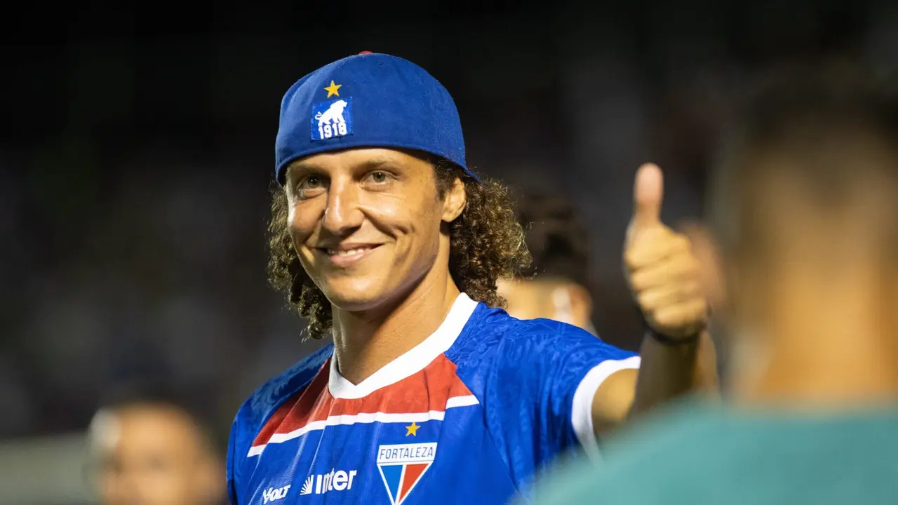 David Luiz se va de Fortaleza