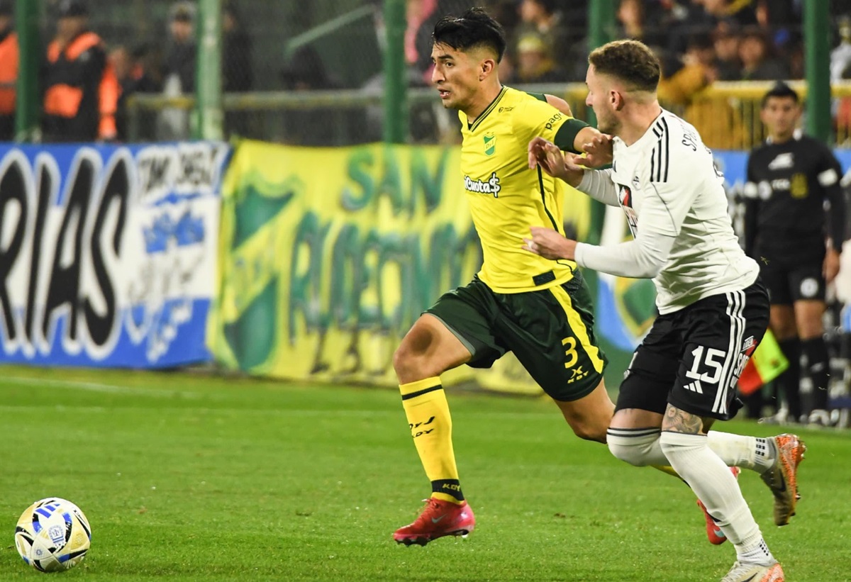 El Halcón se impuso en la noche del lunes con un penal de Osorio. Riestra le dio una mano y Defensa le ganó por 1 a 0