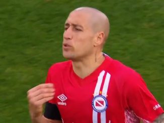 Lobo Medina se apoyó en el VAR y se instaló la polémica sobre si estuvo bien expulsado Fattori ante Huracán