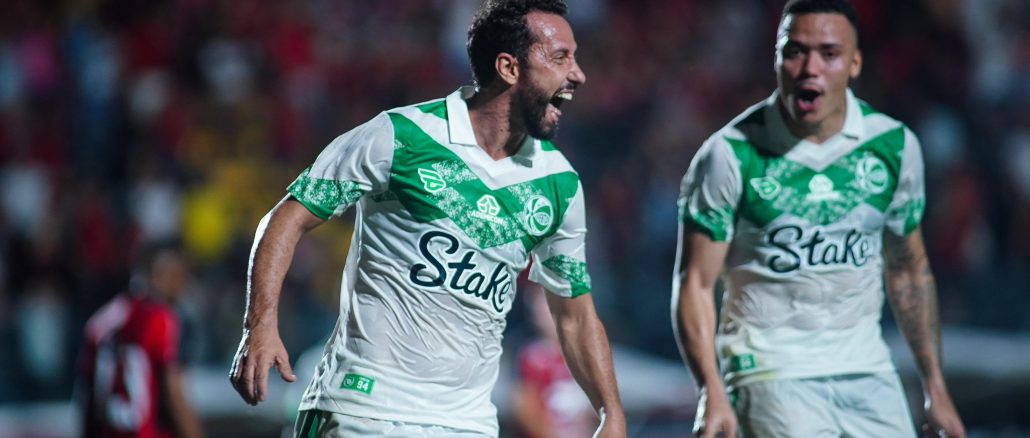 Nené, el primer jugador de 44 años en anotar un gol en el Brasileirao