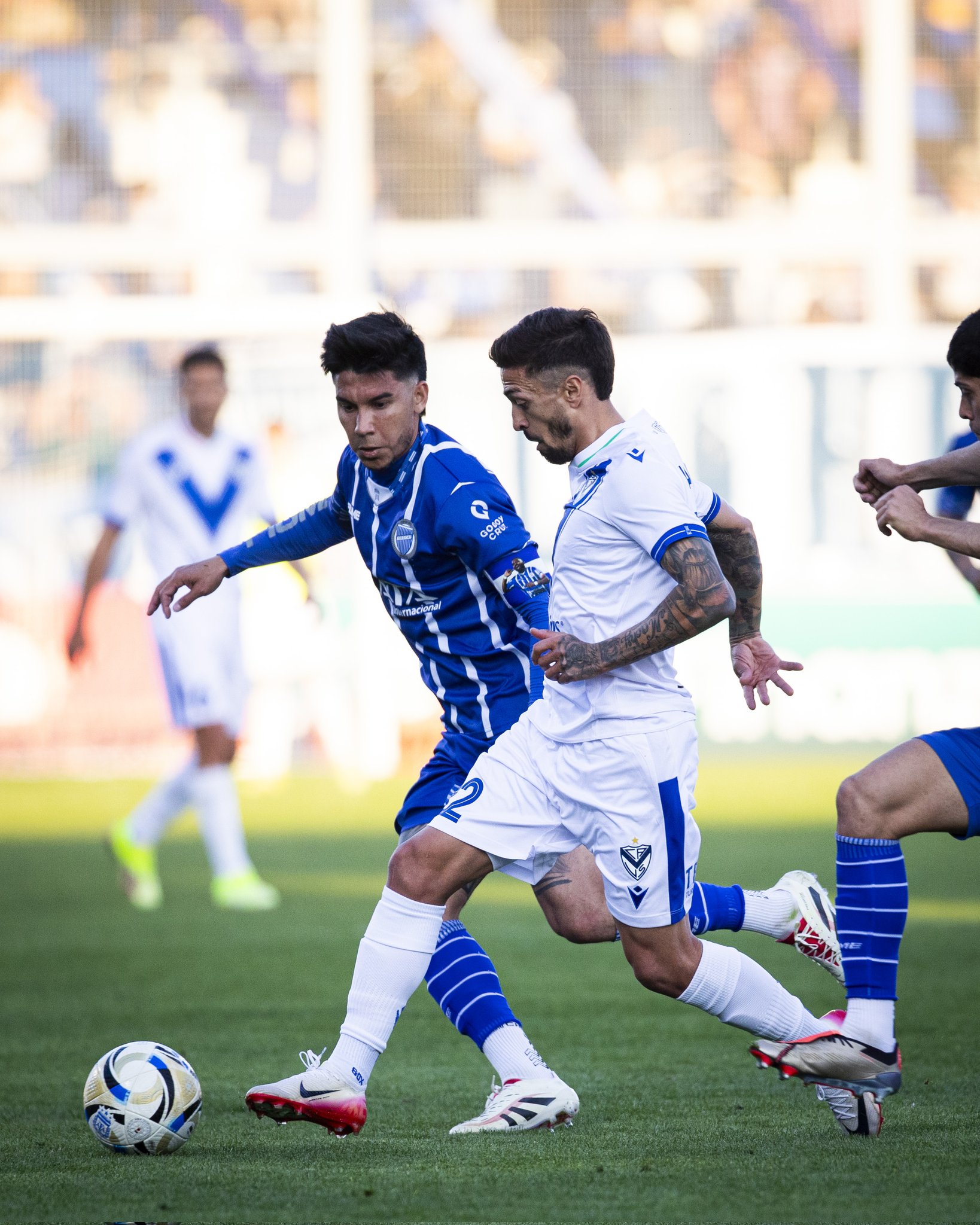 Manuel Lanzini hizo su presentación oficial con la camiseta de Vélez